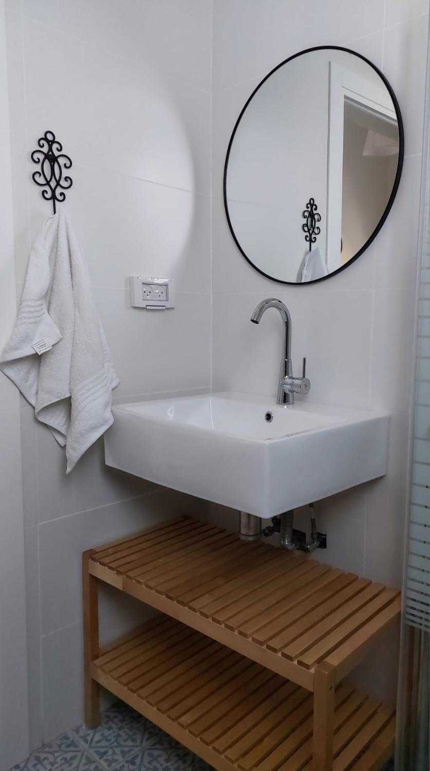 Bathroom, towels