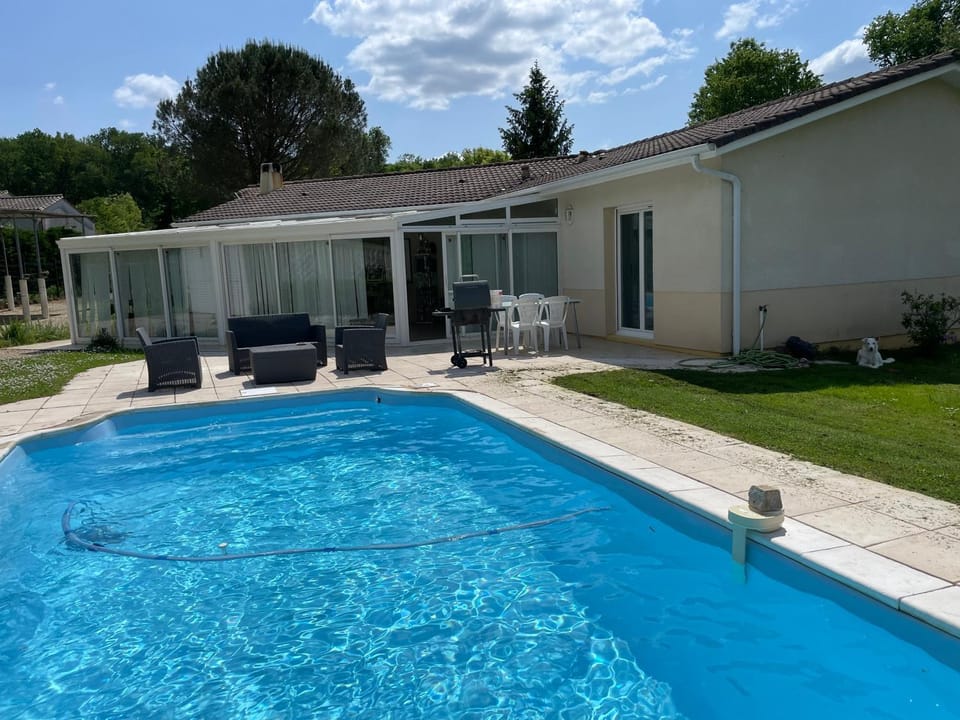 Villa entre bordeaux et saint emilion Villa in Nouvelle-Aquitaine