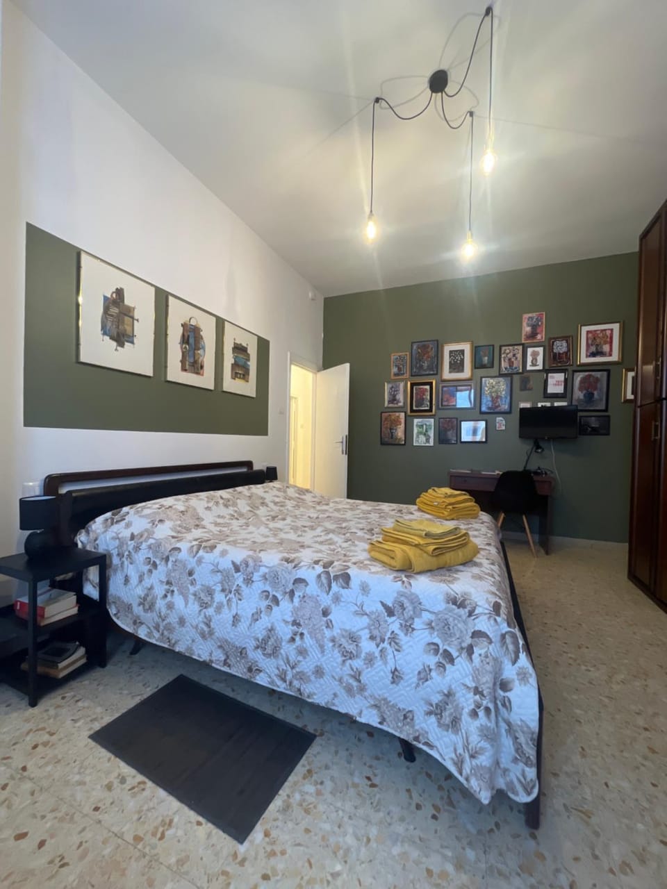 Bed, Kitchen or kitchenette, Photo of the whole room, Bedroom
