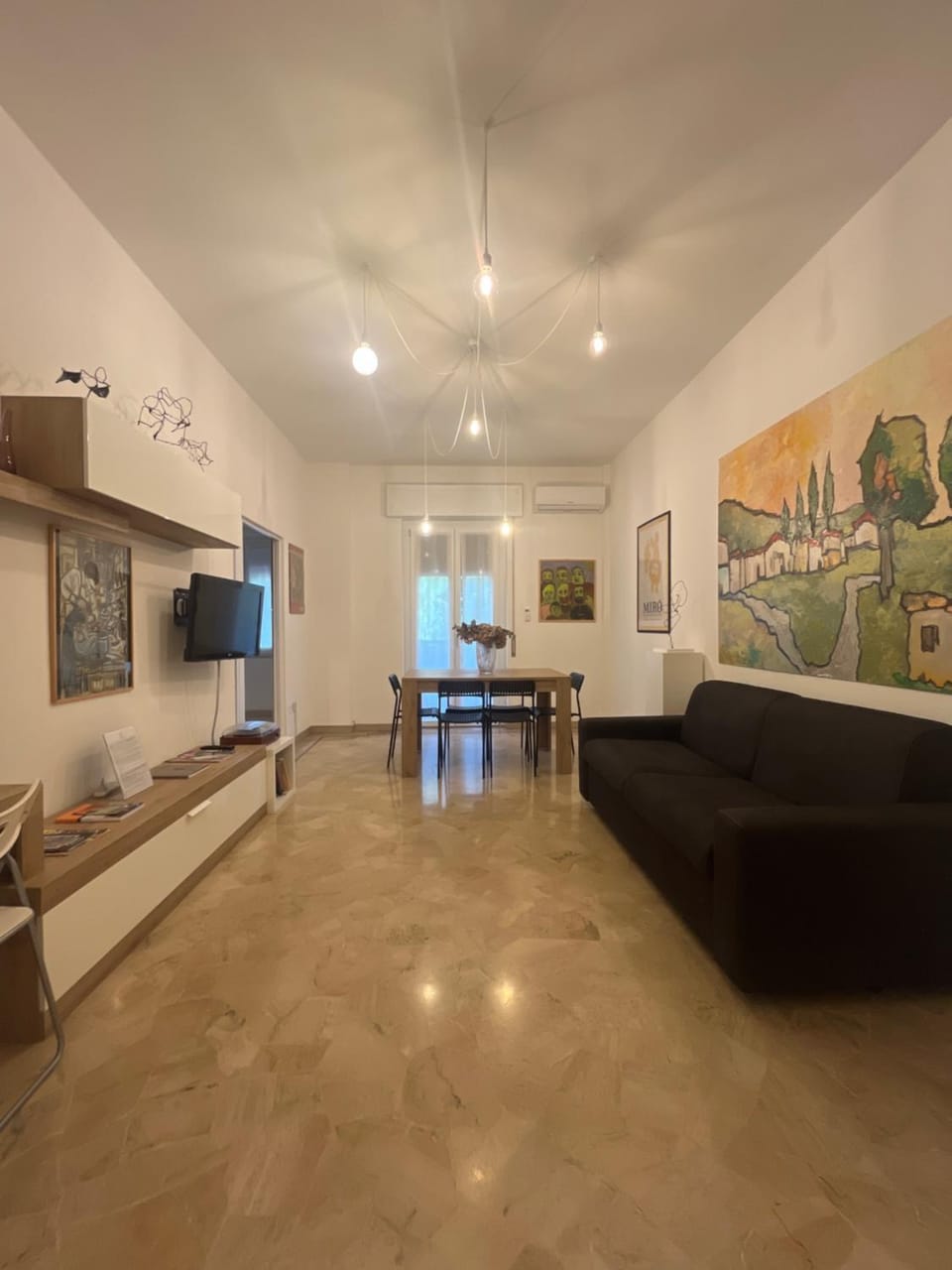 Communal lounge/ TV room, TV and multimedia, Living room, Seating area, Evening entertainment