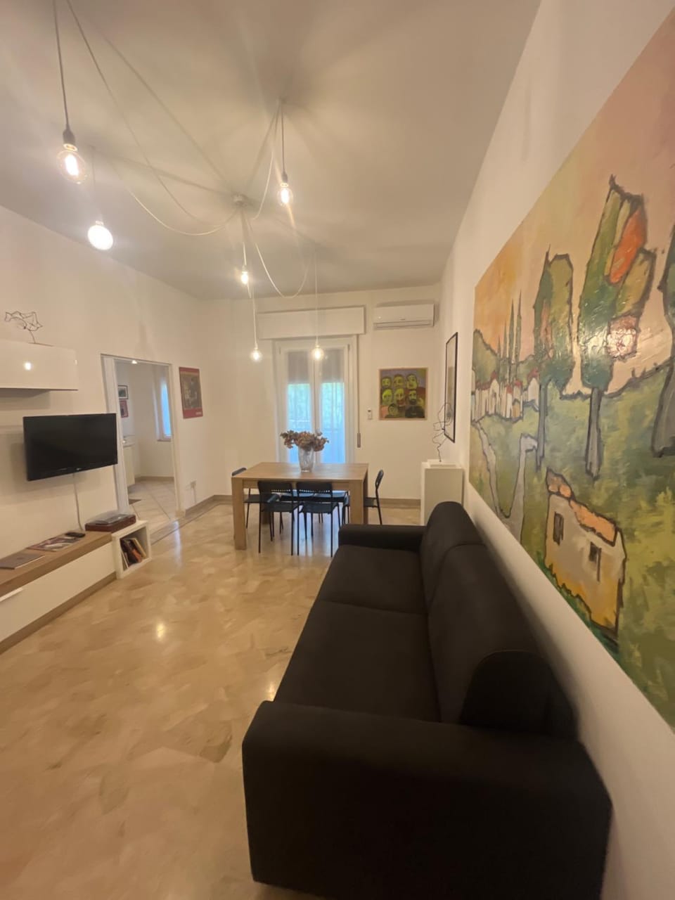Communal lounge/ TV room, TV and multimedia, Kitchen or kitchenette, Living room, Seating area, Dining area, Evening entertainment