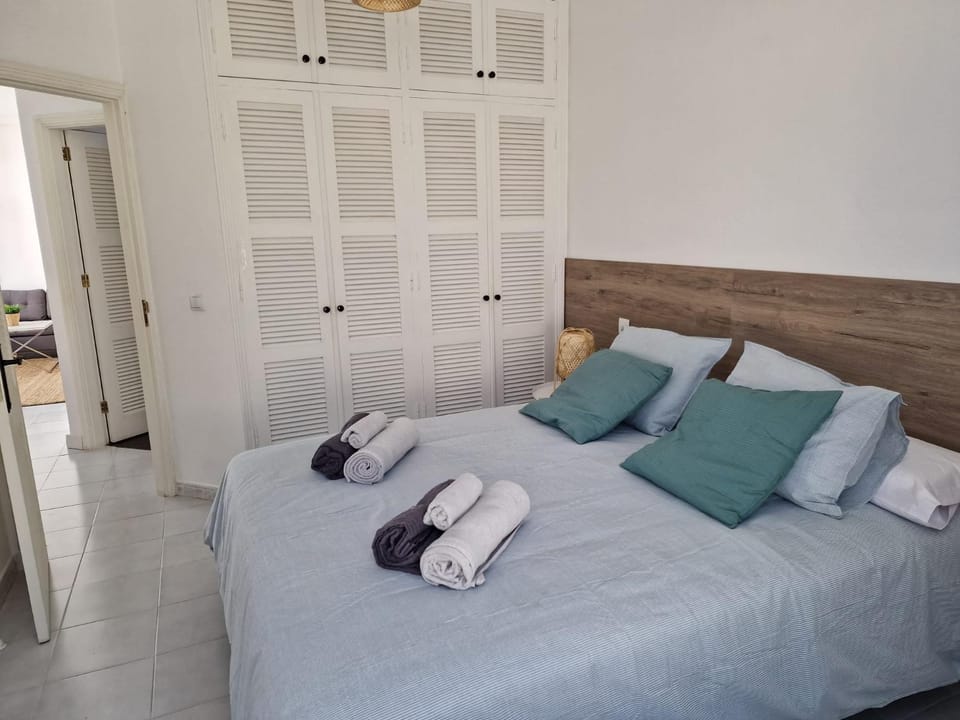 Bed, Bedroom, wardrobe