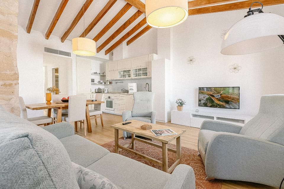 Communal lounge/ TV room