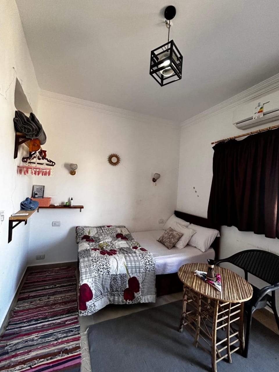 Bed, Photo of the whole room