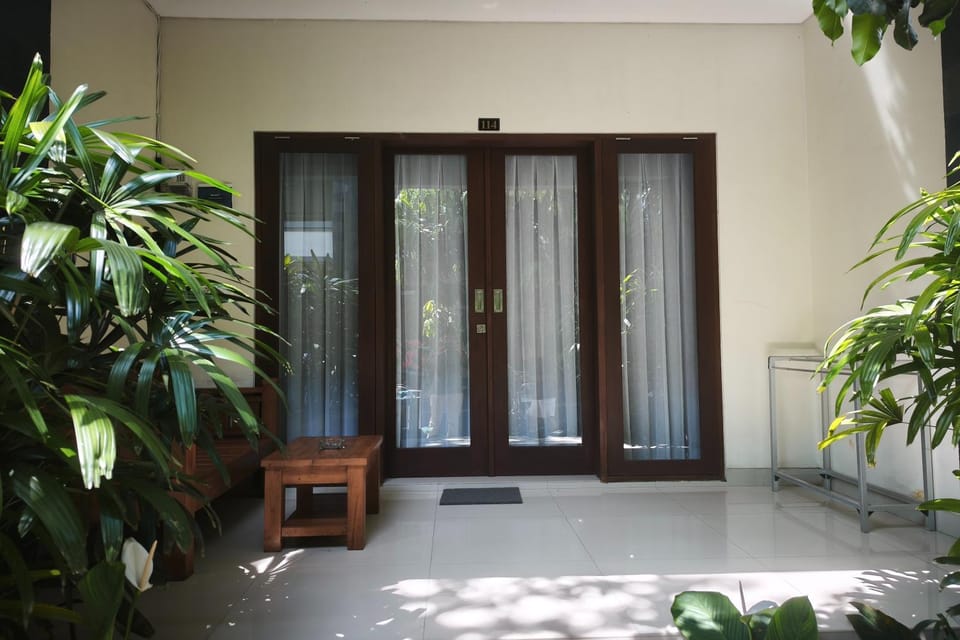 Facade/entrance, Day