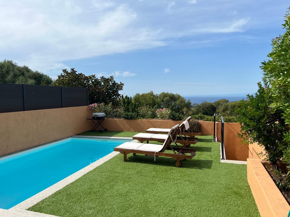 Garden, Swimming pool