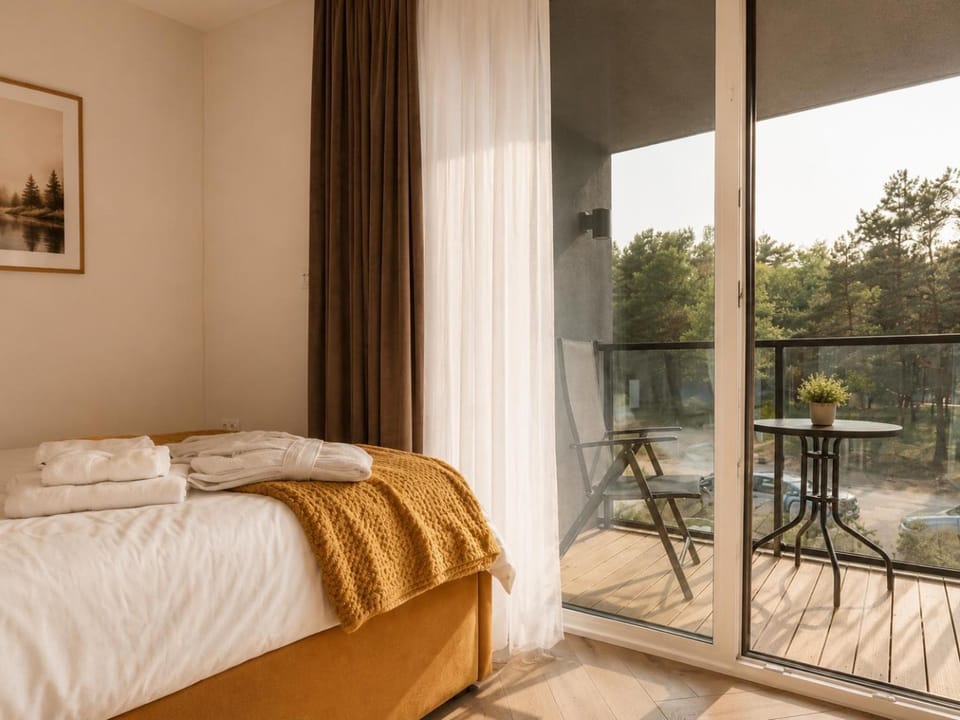 Patio, Bed, Day, View (from property/room), Balcony/Terrace, Photo of the whole room, Bedroom, towels