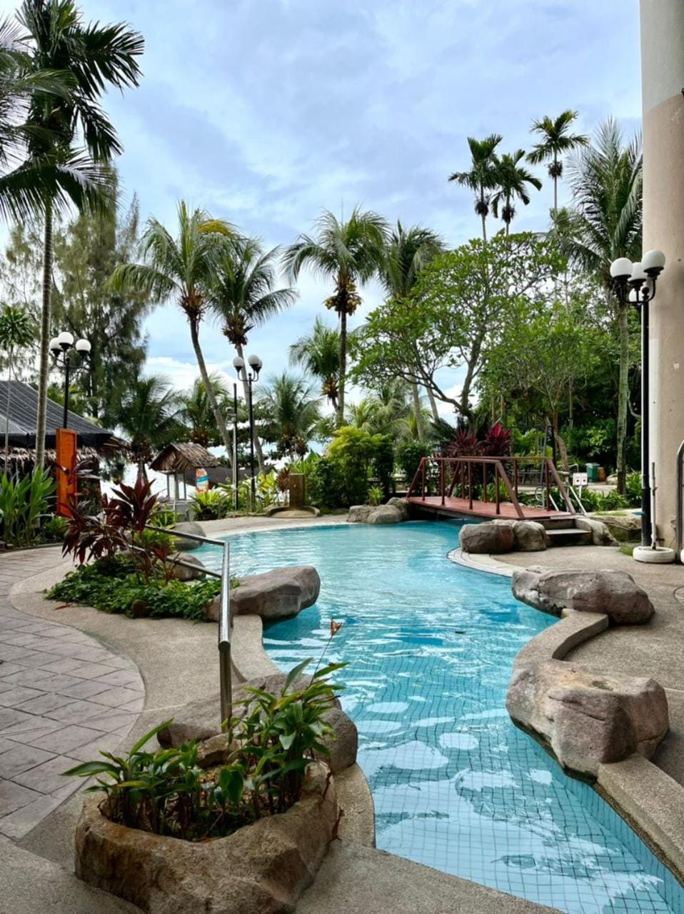 Swimming pool