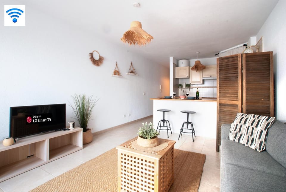 TV and multimedia, Kitchen or kitchenette, Living room