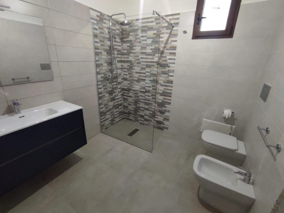 Shower, Toilet, Bathroom, washing machine