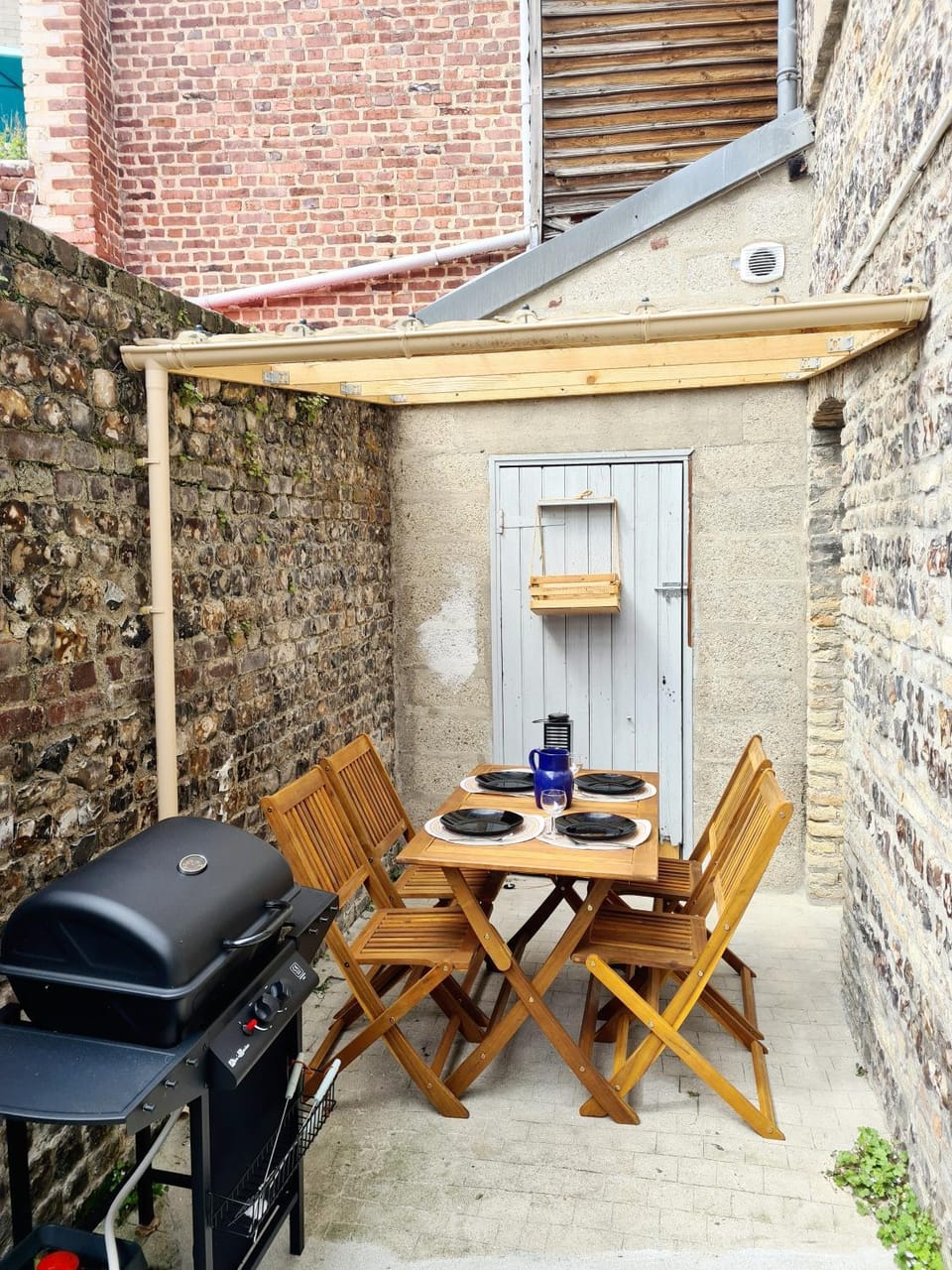 Patio, BBQ facilities, Dining area