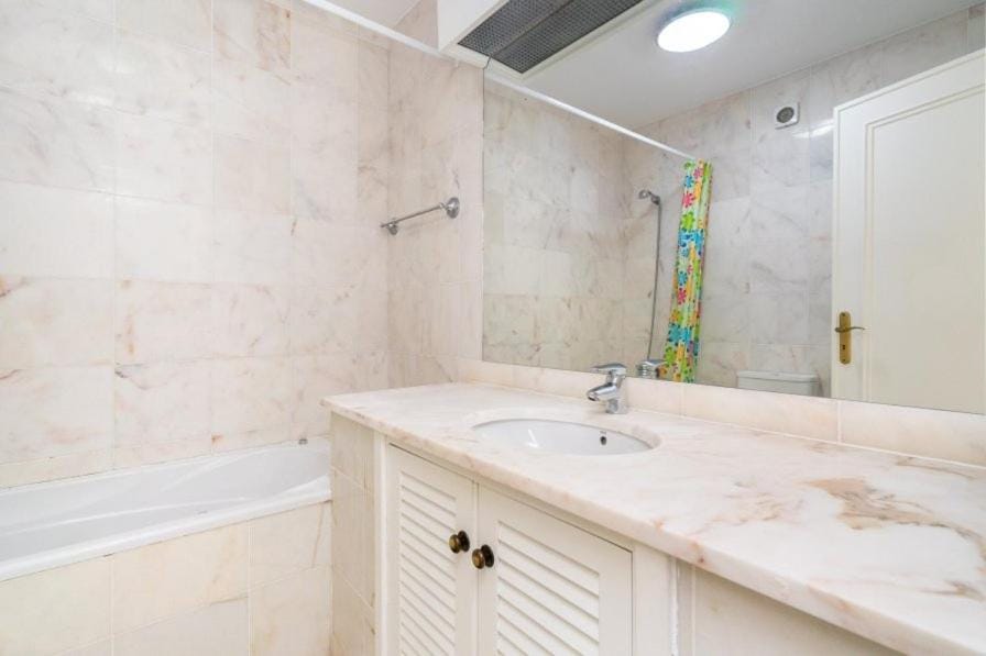 Bathroom, Bath