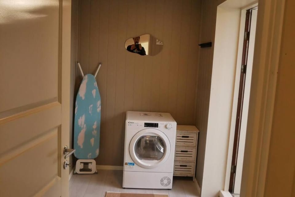 Nyrenovert leilighet med gratis parkering Apartment in Lofoten