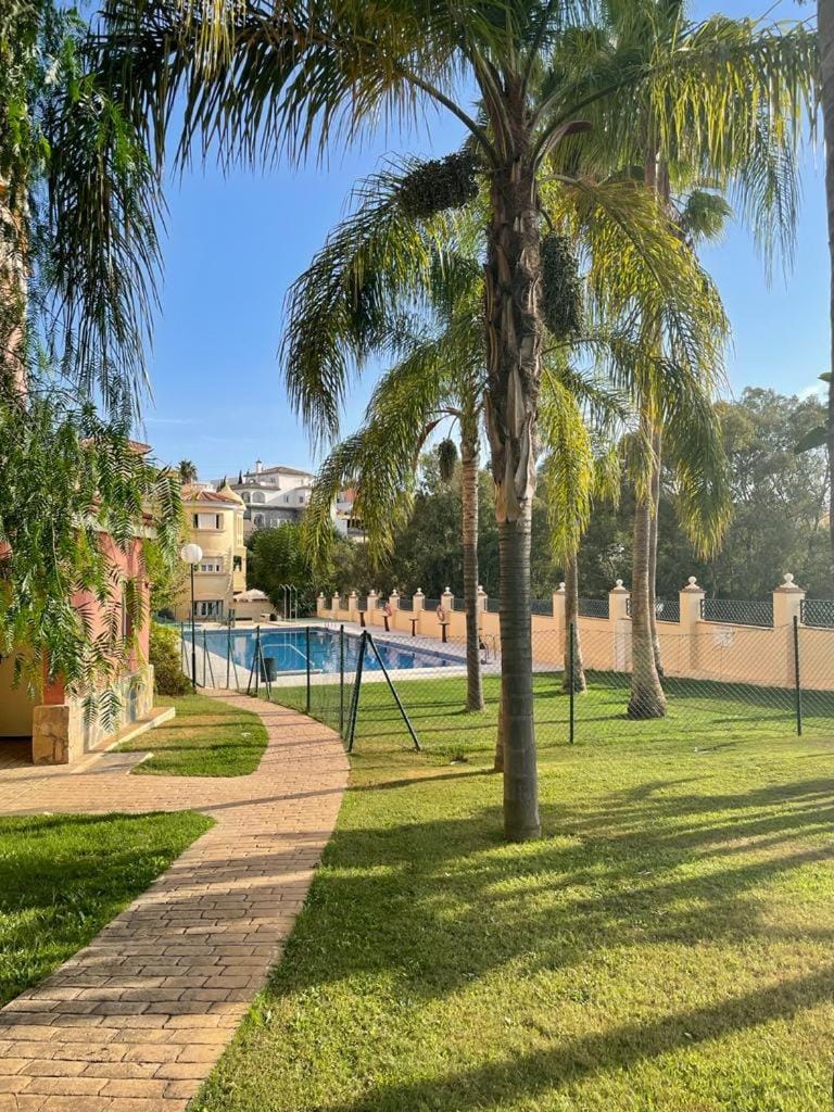 Beautiful two bedroom apartment with pool Apartment in Fuengirola