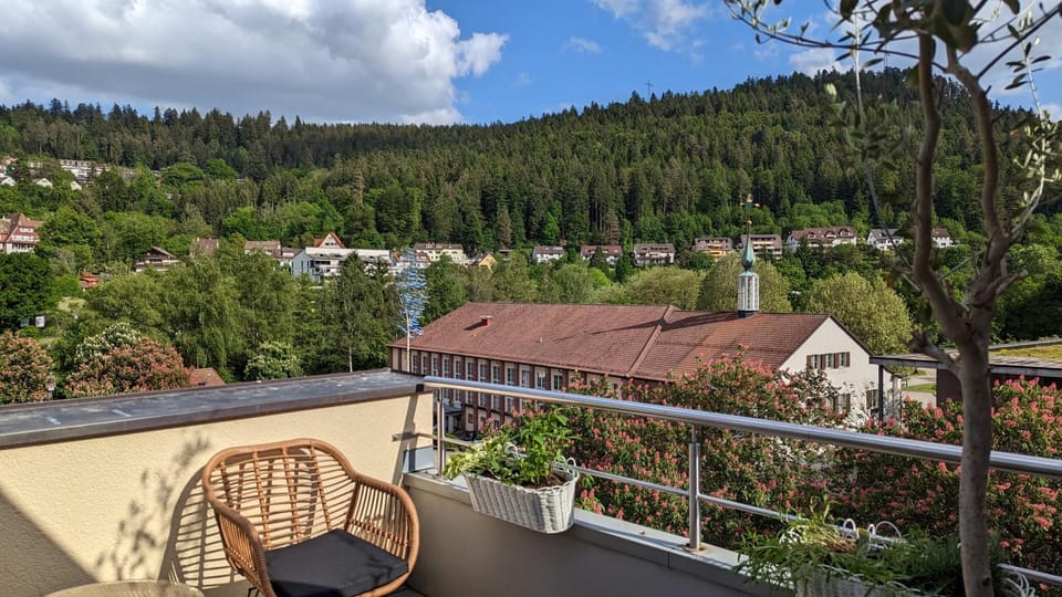 Property building, Natural landscape, Balcony/Terrace, Mountain view