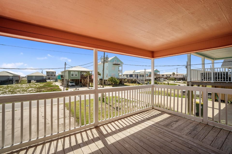 Coral Breeze by ALBVR - Pet Friendly 3BR, 2BA Beach House - Just Steps to the Beach House in Alabama