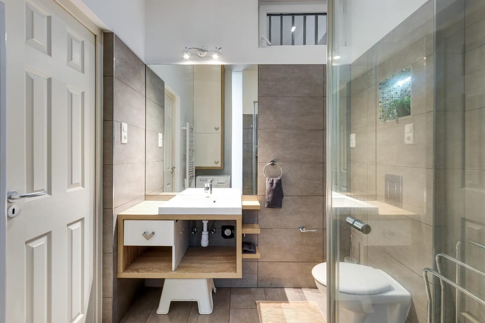 Shower, Toilet, Bathroom