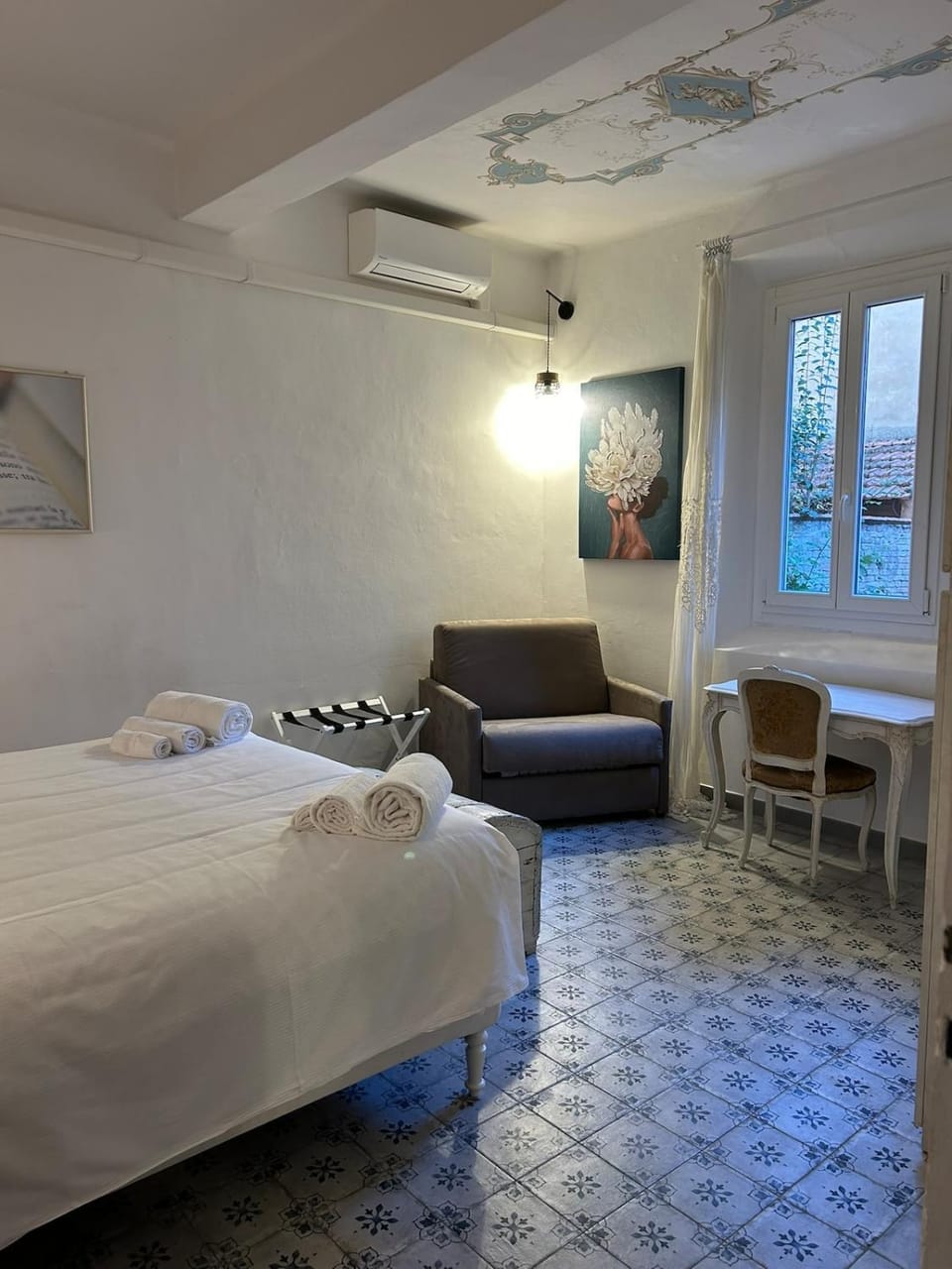 Bed, Bedroom, air conditioner