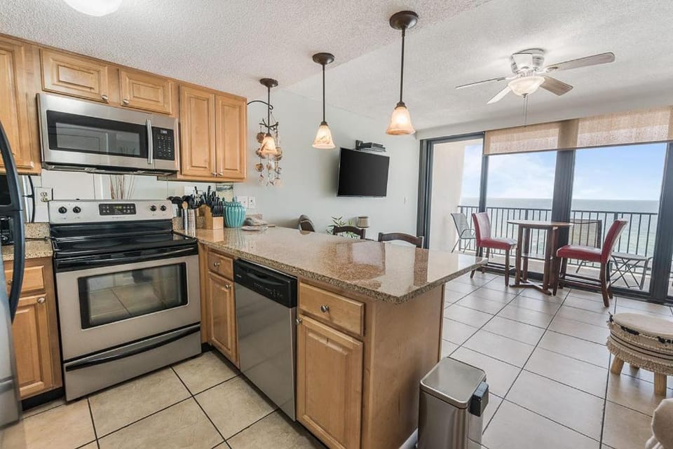 Island Winds West 875 by ALBVR - Upgraded Beachfront Condo - Fantastic Location House in West Beach