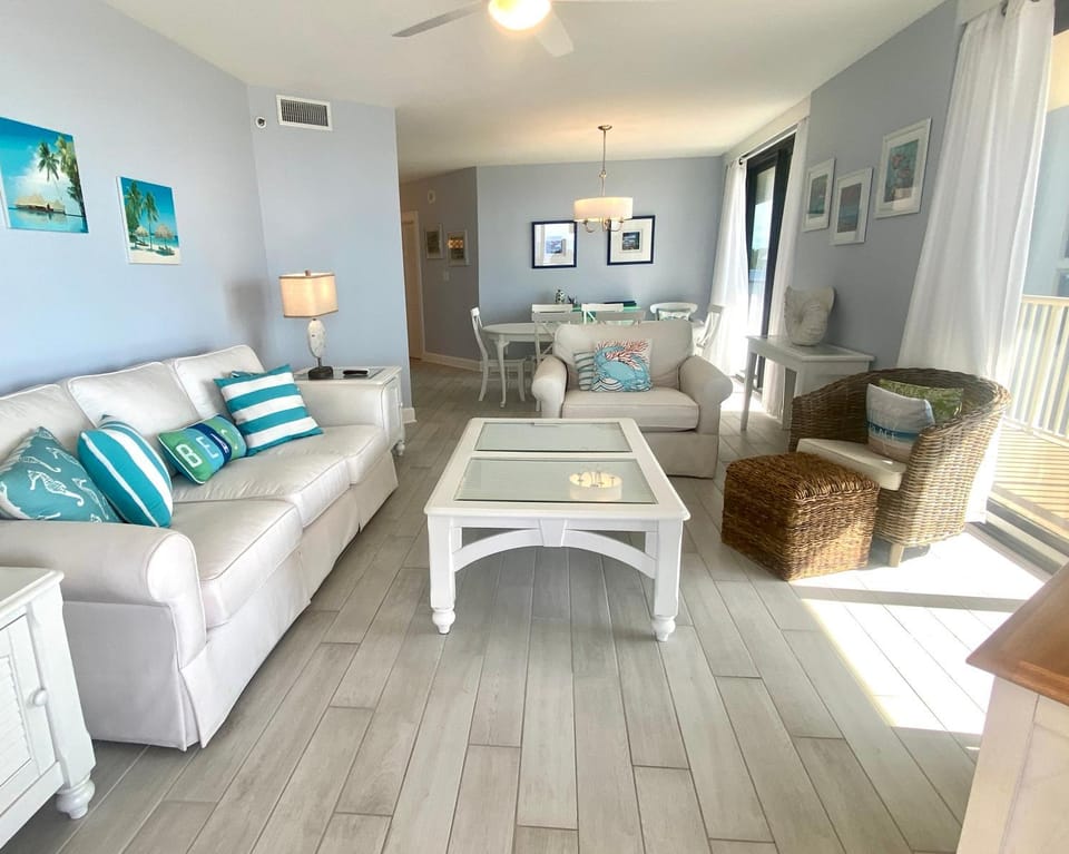 Summer House 401A by ALBVR - Corner Beachfront Beauty - Beachfront Balcony Accessible from all Rooms House in Orange Beach