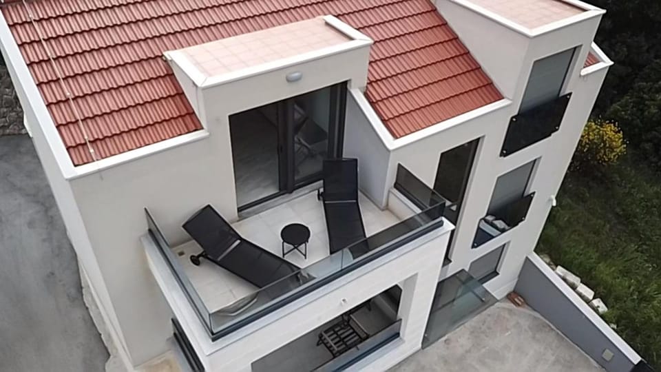 Property building, View (from property/room), Balcony/Terrace