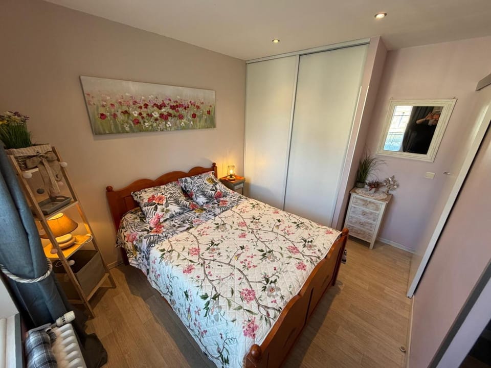 BEL APPARTEMENT CENTRE VEULES LES ROSES 1 CHAMBRE MER 300 M Apartment in Normandy