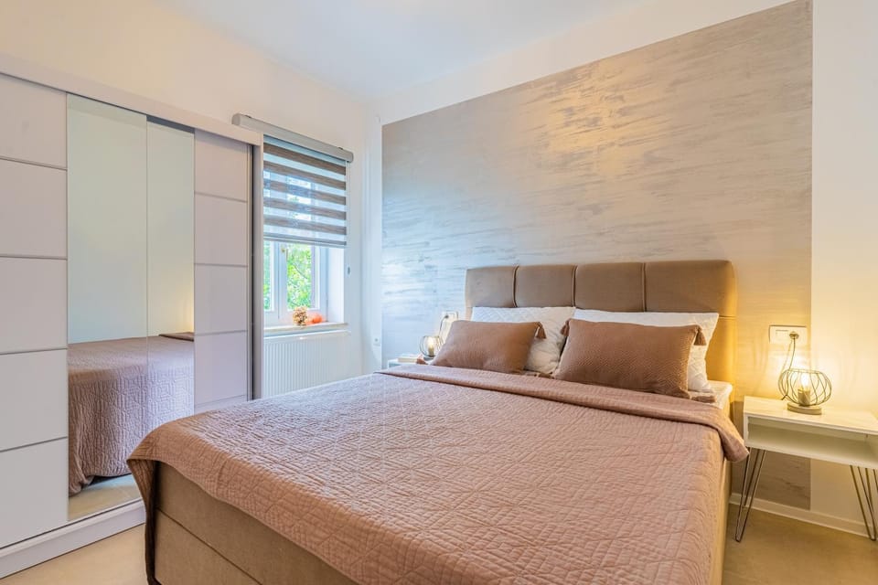 Bed, Bedroom, wardrobe