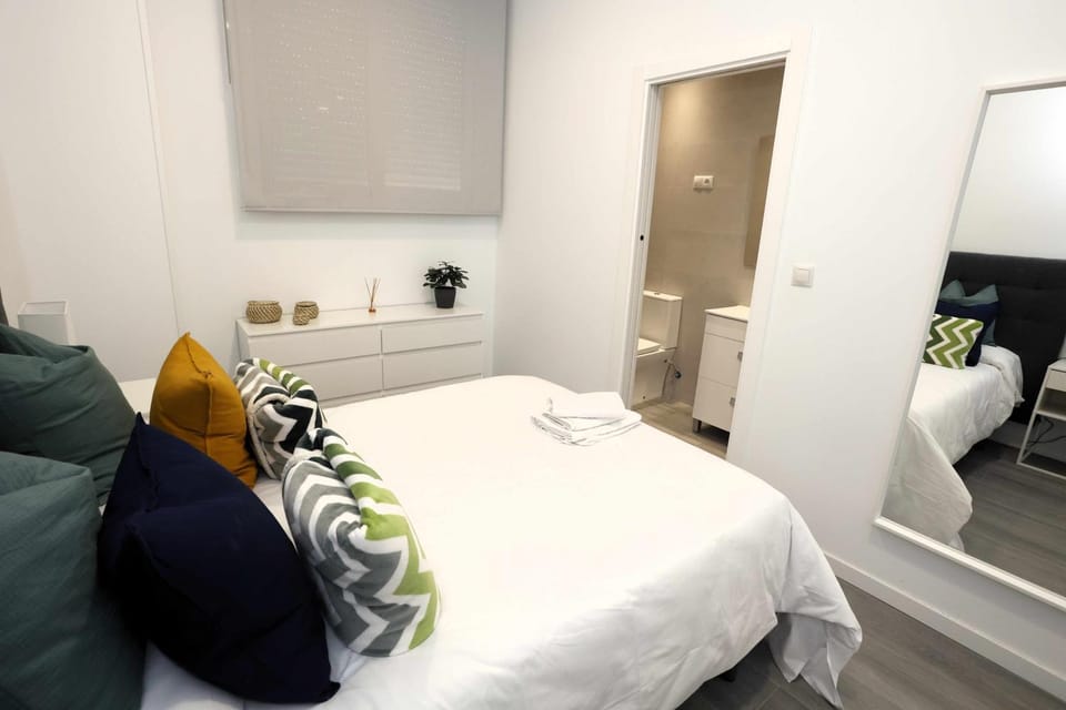 Bed, Photo of the whole room