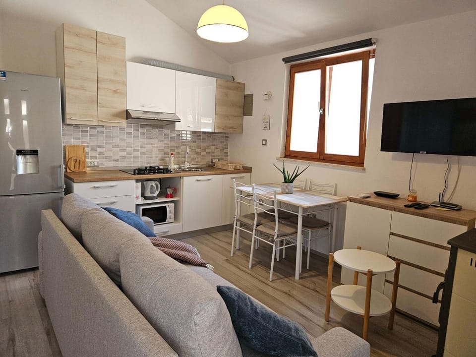 TV and multimedia, Kitchen or kitchenette, Living room