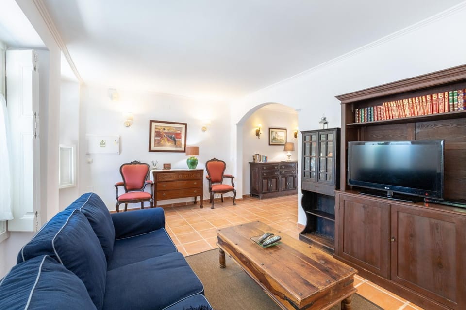 Communal lounge/ TV room, Living room