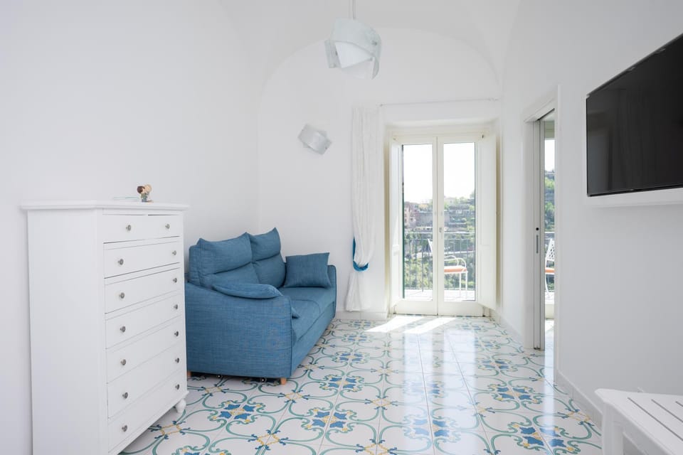 TV and multimedia, Balcony/Terrace, Living room