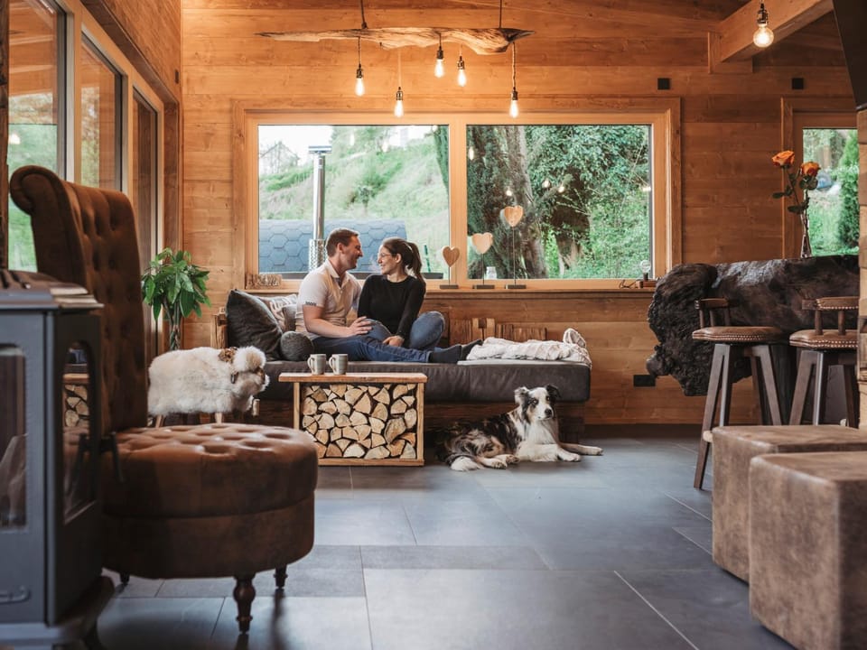 People, Living room, Seating area, Guests, group of guests