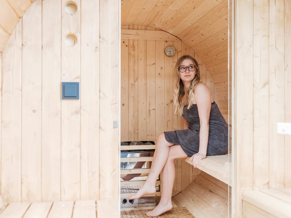 People, Sauna