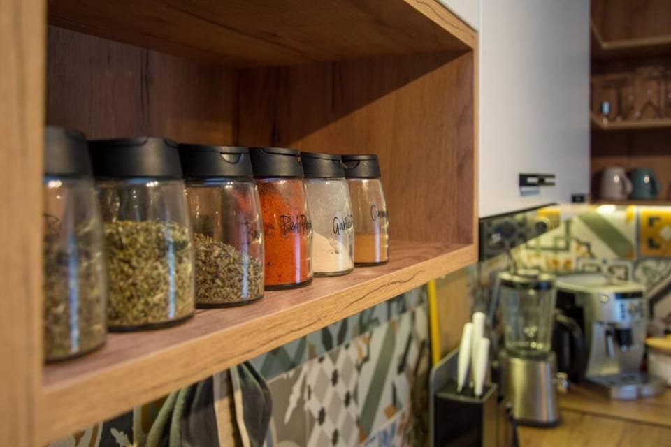 Coffee/tea facilities, Kitchen or kitchenette
