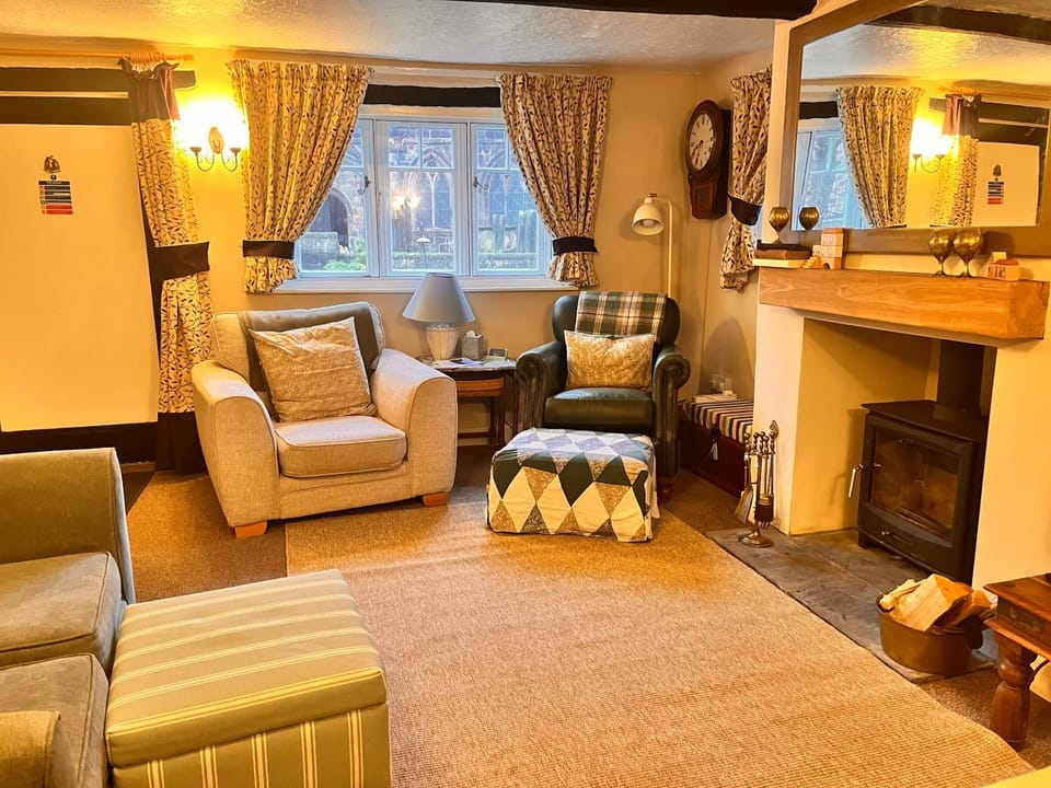 Chapter Cottage, Cheddleton Nr Alton Towers, Peak District, Foxtail Barns, the Ashes House in Staffordshire Moorlands District