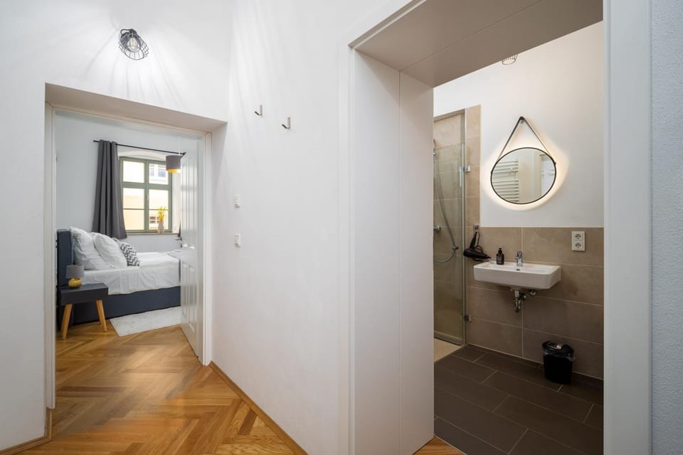 Toilet, Bed, Bathroom, Bedroom, towels