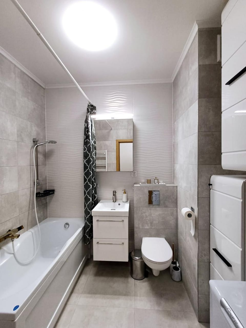 Shower, Toilet, Bathroom, Bath, towels