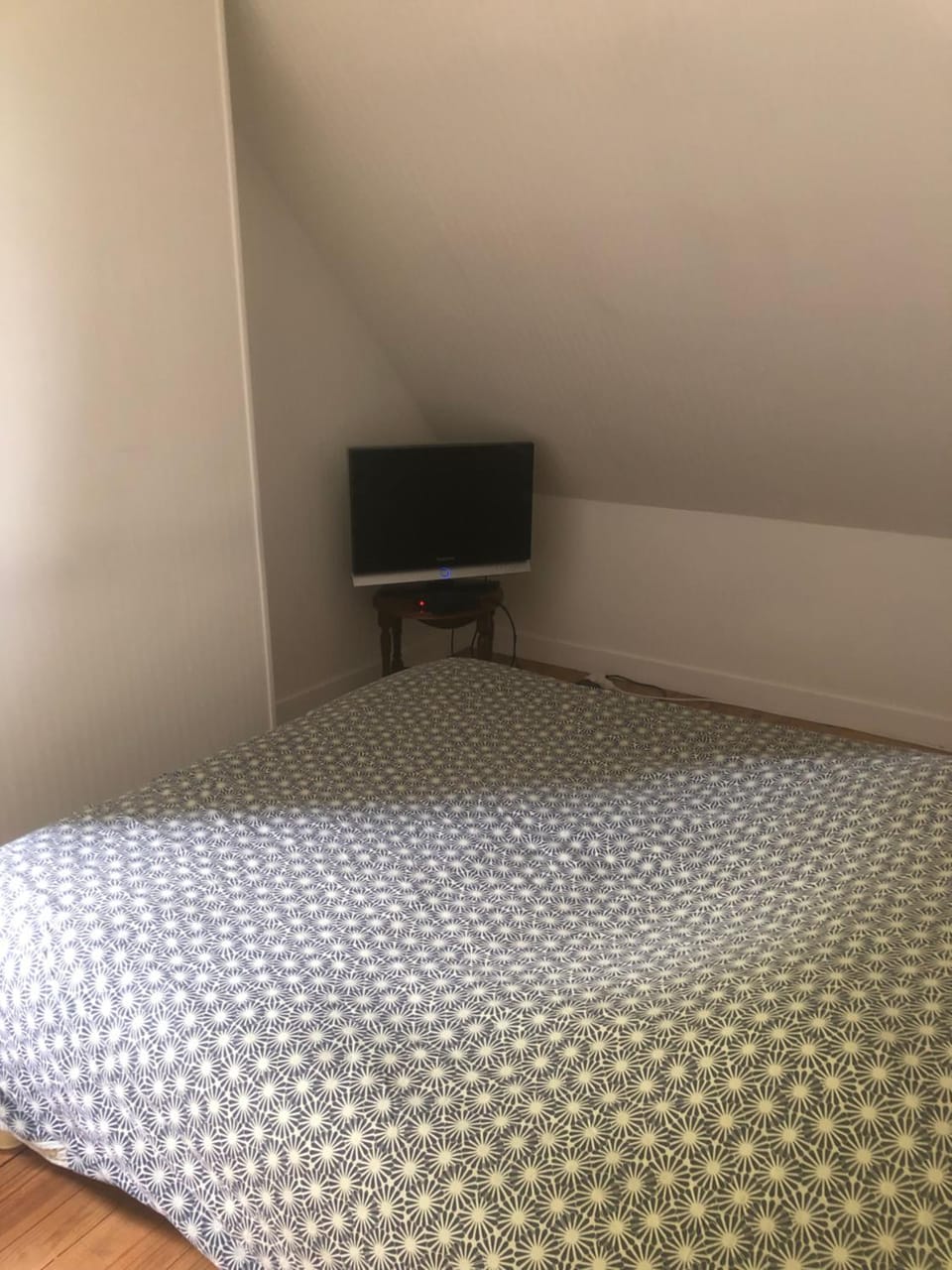 Chambre avec TV au calme Bed and Breakfast in Centre-Val de Loire