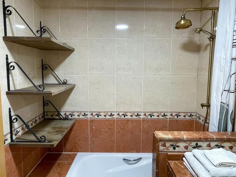 Shower, Bathroom, towels