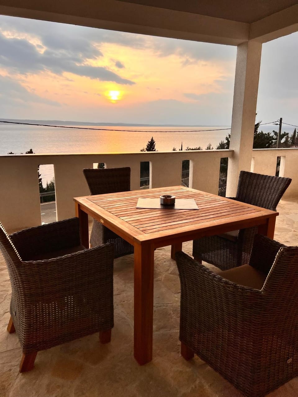 Day, Natural landscape, View (from property/room), Balcony/Terrace, Living room, Seating area, Sea view, Sunrise, Sunset