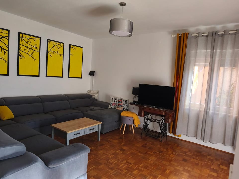 Prostran apartman Niko - idealan za veliku obitelj Apartment in Pula
