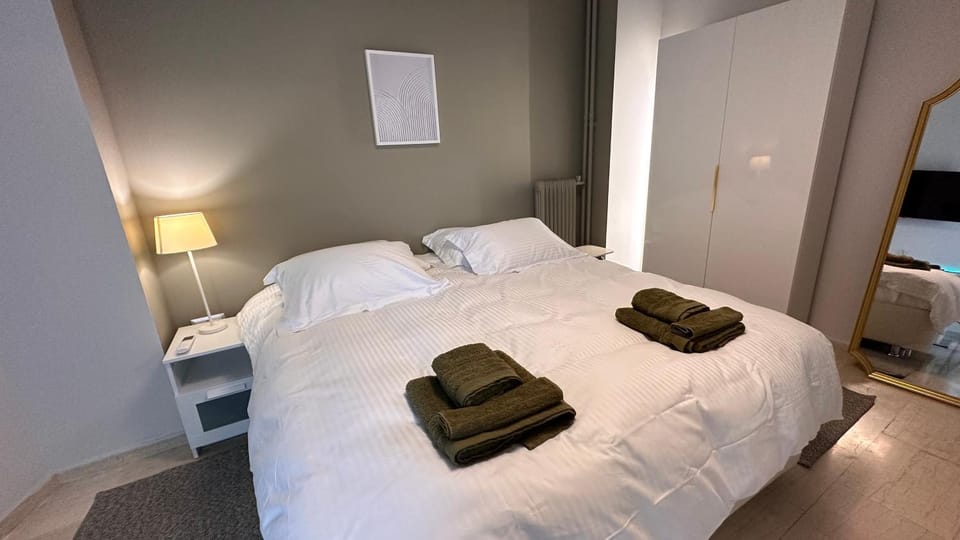 Bed, Bedroom, wardrobe