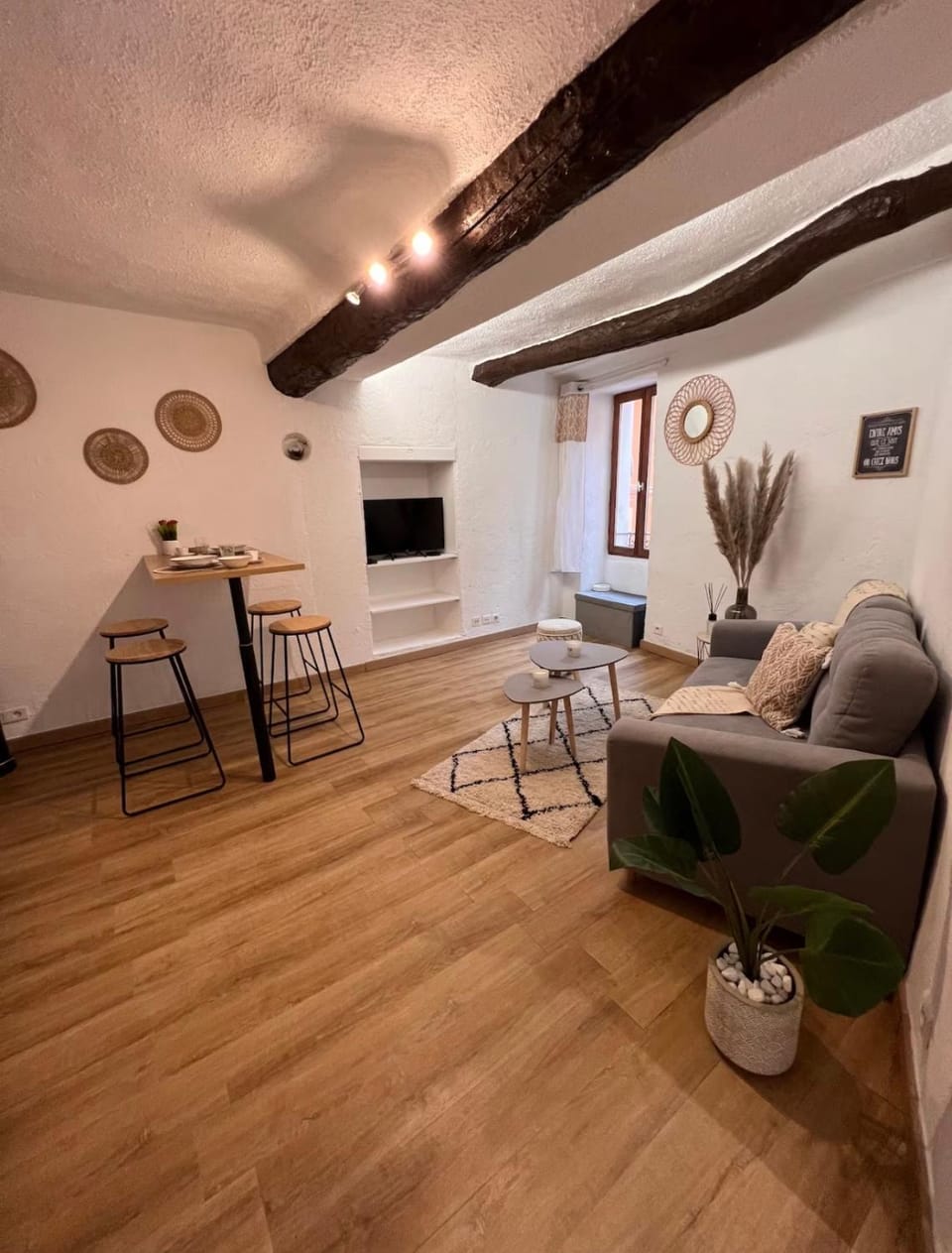 JOY House Apartment in Menton
