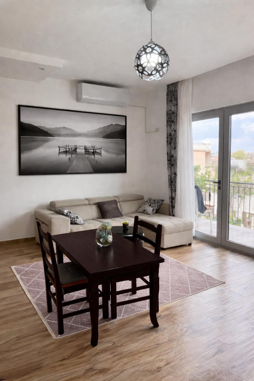 Living room, Seating area, Dining area, air conditioner