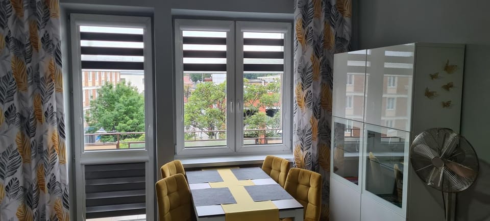 View (from property/room), Balcony/Terrace, Living room, Seating area