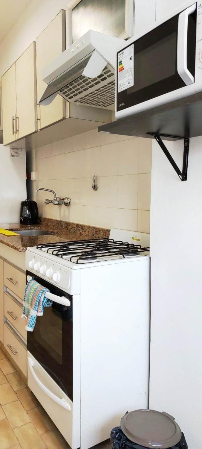 Kitchen or kitchenette, dishwasher, minibar