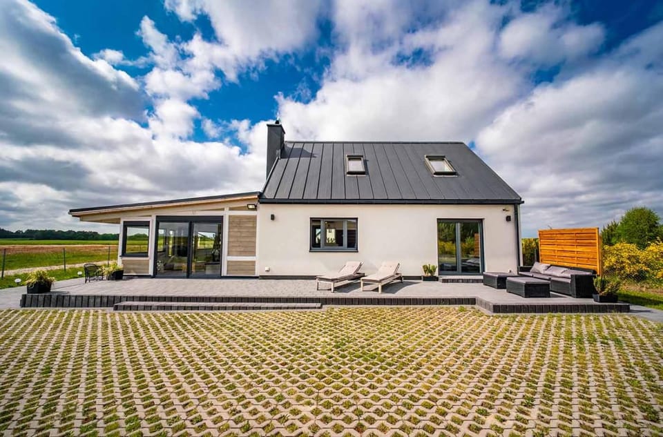 Property building, Patio, Day, Natural landscape