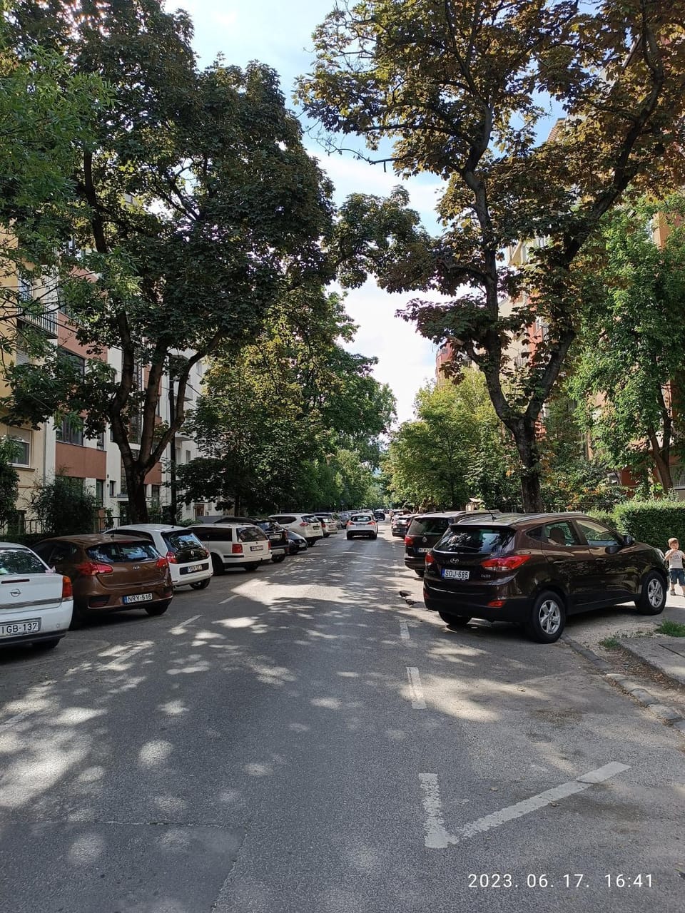 Street view, Quiet street view, Parking