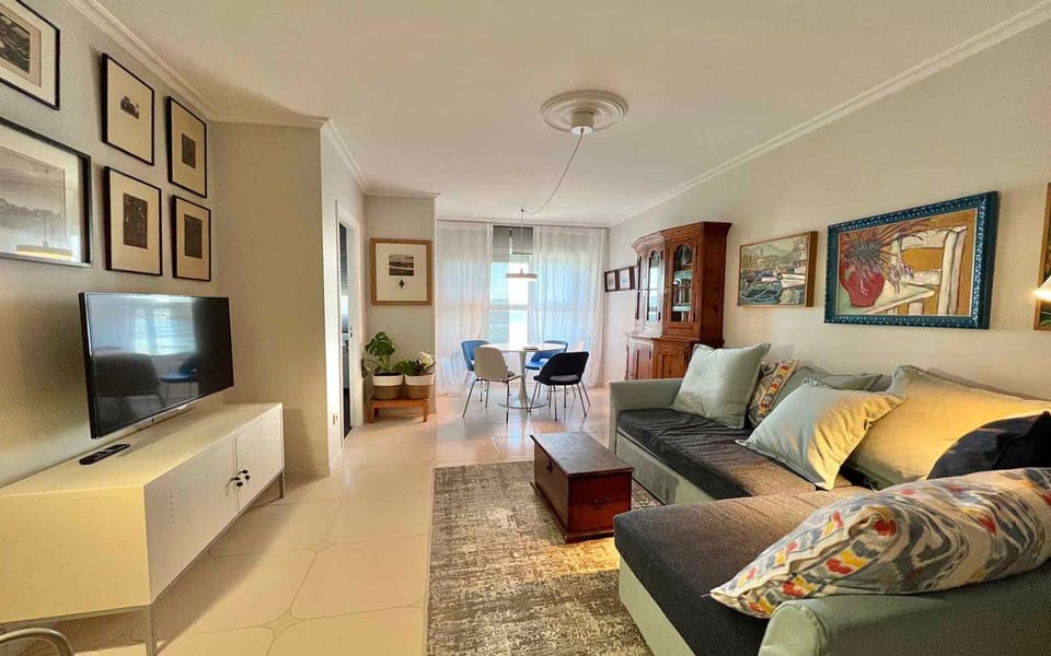 Communal lounge/ TV room, Living room, Seating area