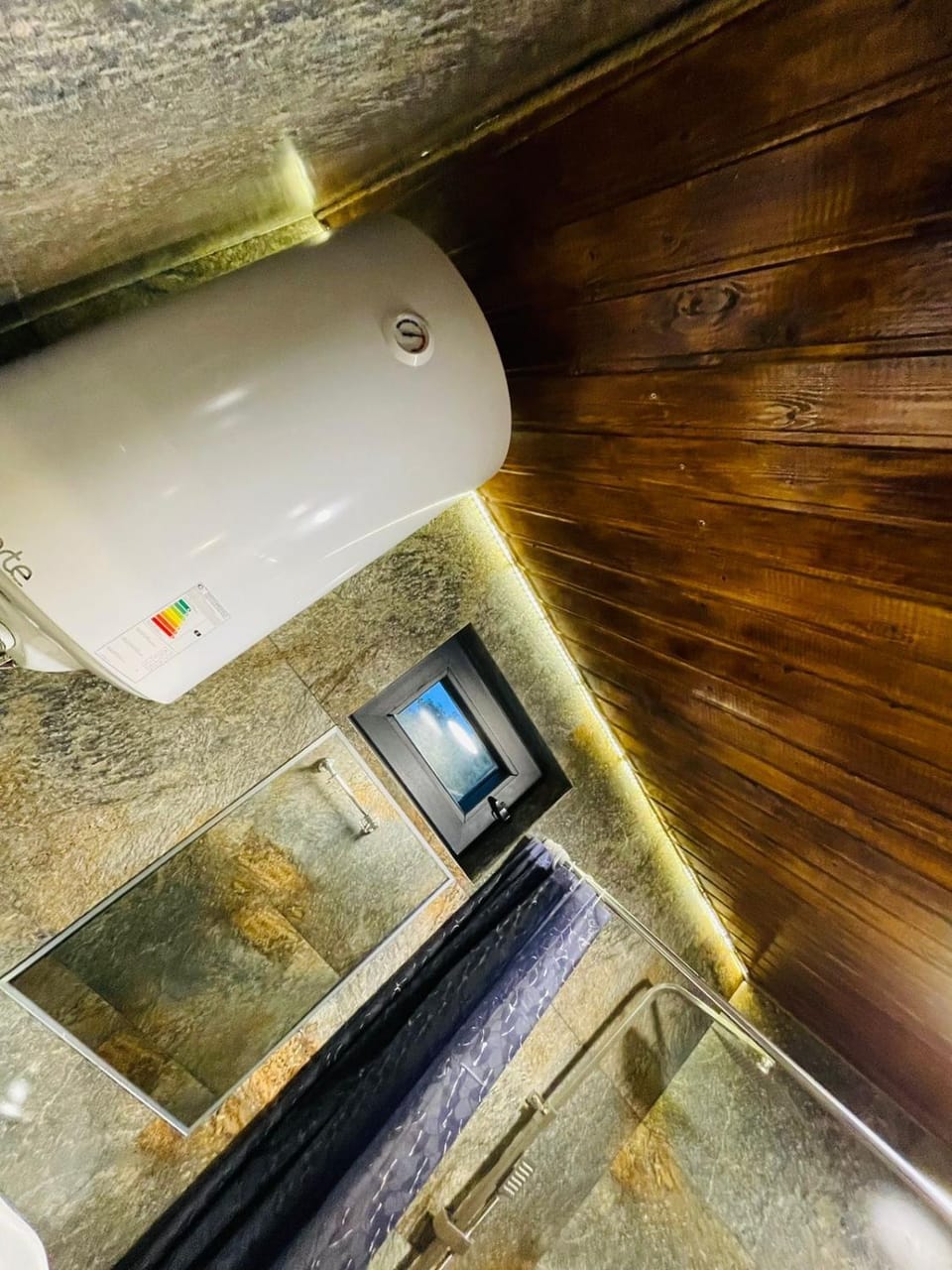internet, air conditioner